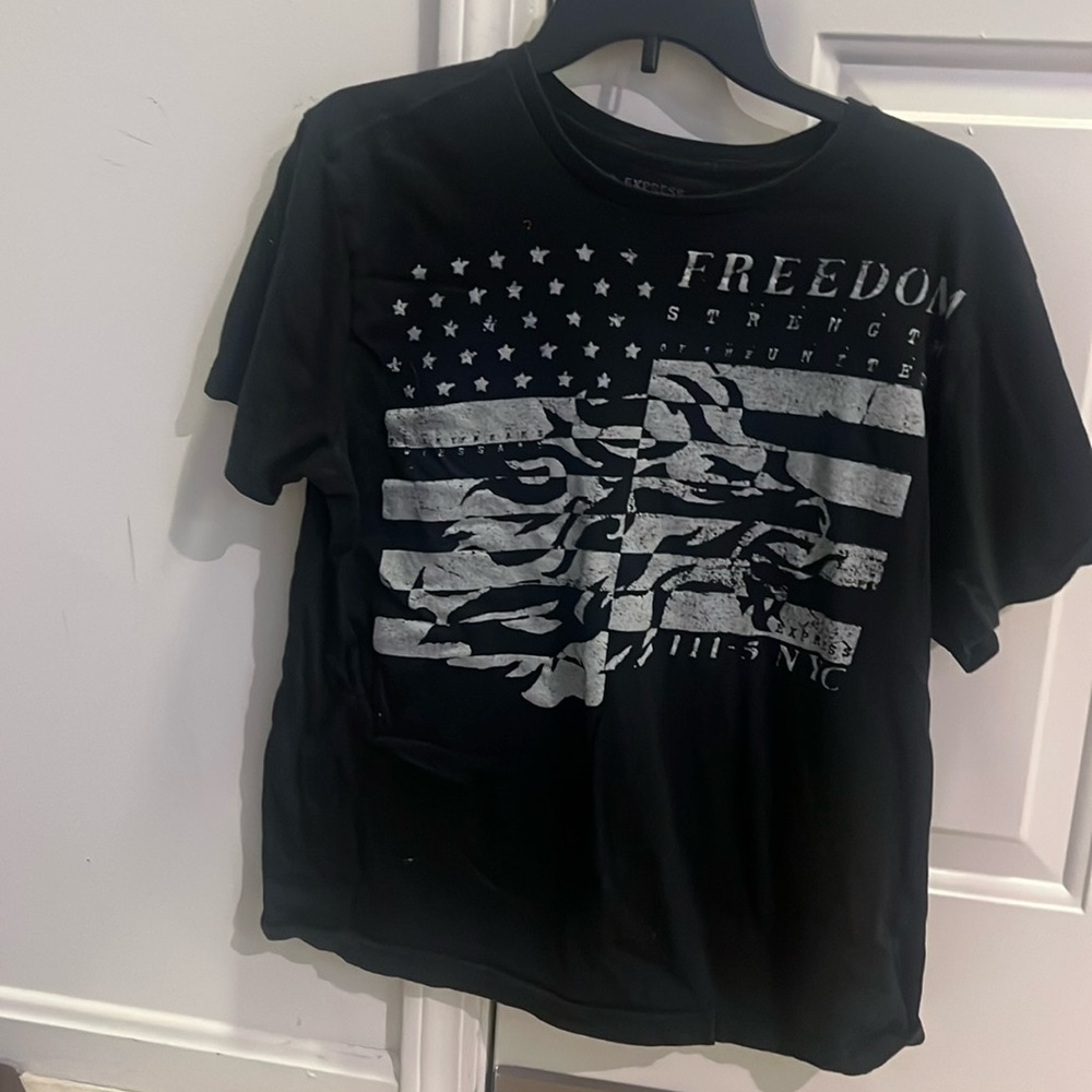 Men’s Gently worn black T shirt